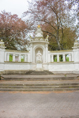 Obraz premium German Empress Augusta Victoria (Kaiserin Augusta Deutsche Kaiserin und Königin von Preußen) Memorial Koblenz Rhineland Palatinate Germany