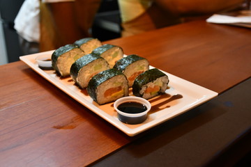 sushi,pescado,arroz,almuerzo,cena,