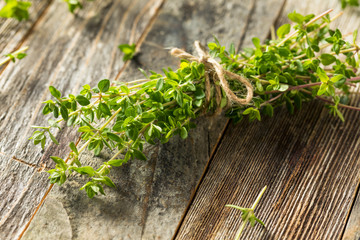 Raw Green Organic Fresh Thyme
