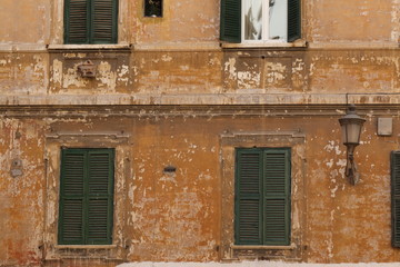 Fototapeta na wymiar Rome windows