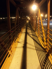 Puente por la noche