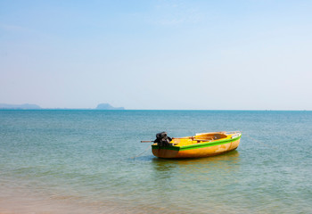 Fototapeta premium boat on the beach