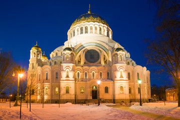 Fototapeta na wymiar Nikolsky Naval Cathedral close-up in the March evening. Kronstadt, Russia