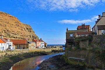 Fototapeta na wymiar View of Staithes harbour, Cleveland Way, North Yorkshire