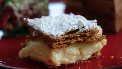 Petit four