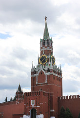 Fototapeta na wymiar Spasskaya Tower the main tower on the eastern wall of the Moscow Kremlin on Red Square in Moscow, Russia