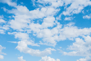 Obraz na płótnie Canvas big white clouds in the blue sky