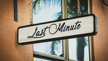 Street Sign to Last Minute © Thomas Reimer