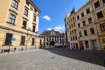 Fototapeta na wymiar Wrocław, przed uniwersytetem