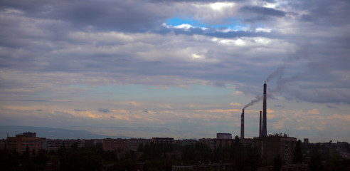 Naklejka premium Wide cloudy sky in the horizon.