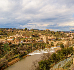 Fototapeta na wymiar The Tagus river in Toledo