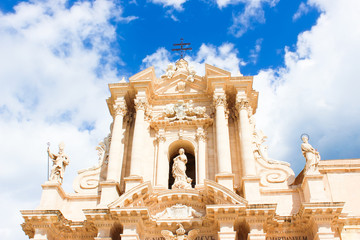 Obraz premium Cathedral of Syracuse in Sicily, Italy. Sunshine on the facade creates impression of God miracle. Believe, christianity, Roman Catholic, religious concept