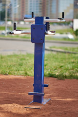 Street simulator for the chest muscles, and stomach muscles.