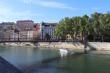 Ville de Lyon - Passerelle Saint Vincent - Pont piéton sur la rivière saône - ouvert en 1832