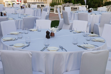 simple dining table set up for function or events