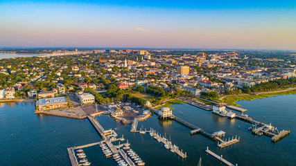 Fototapeta premium Carolina Yacht Club Aerial w Charleston, Karolina Południowa, USA