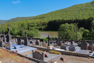 Fototapeta premium Ardennes - Cimetière dominant la Meuse