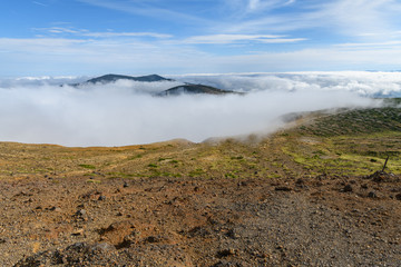 秋の馬の背と登山道