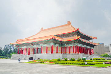 Obraz premium Famous National Theater Hall of Taiwan at National Taiwan Democracy Square of Chiang Kai-Shek Memorial Hall,Taipei, Taiwan