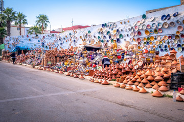 Plates, tajines and pots. Moroccan cookware on the market