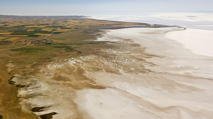 great salt lake in the middle of Turkey