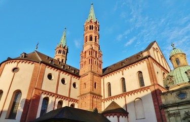 Fototapeta na wymiar Würzburg, Dom St. Kilian, Nordostansicht