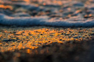 Obraz premium Amazing sea sunset, the sun, waves, clouds