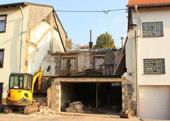 Plakat Altes Haus wird abgerissen