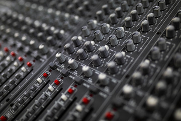 professional sound mixer 