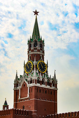Fototapeta na wymiar Spasskaya Tower - Moscow Kremlin travel tower overlooking the Red Square.