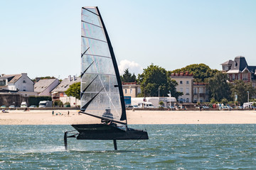 Voilier volant à foil 