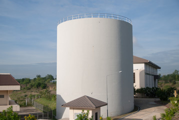 Water tank for electricity production