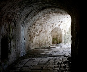 Tunnel in der Burg