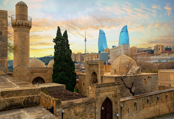 Old and modern architecture in Baku city, Azerbaijan - obrazy, fototapety, plakaty