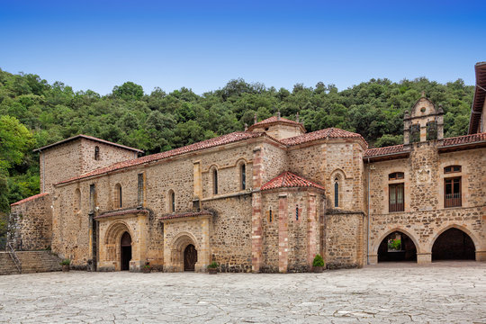 Monastery of Santo Toribio de Li&eacute;bana