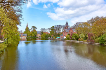 Obraz premium the lake of love in minnewater park, bruges
