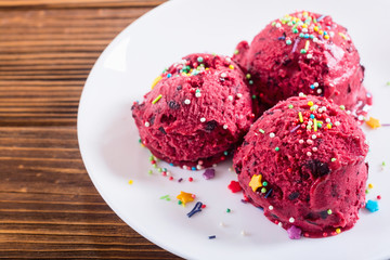 Berries Ice cream balls