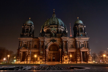 Fototapeta na wymiar berliner dom by night, berlin 