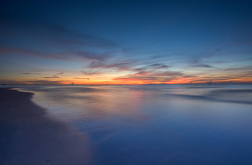 Fototapeta na wymiar Beautiful sunrise on the beach