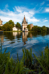 Naklejka premium Laxenburg castle (Franzensburg) near Vienna (Austria) with the lake in the foreground
