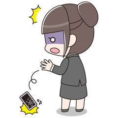 スマートフォンを落としてしまったスーツの女性（画面割れ）
