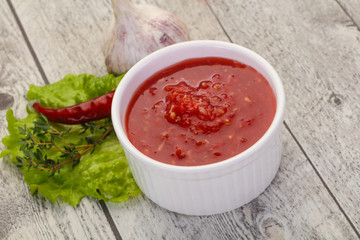 Spicy tomato and garlic sauce