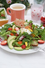 フレッシュ野菜のオープンサンド～温玉のせ