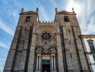 Fototapeta na wymiar cathedral of porto