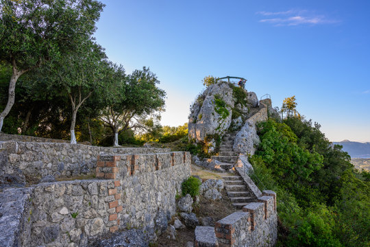 Kaiser&rsquo;s Throne