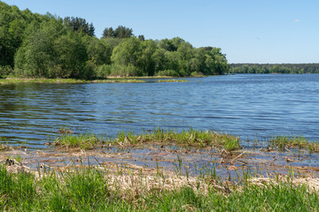 Река Донховка, впадающая в Волгу у Конаково.