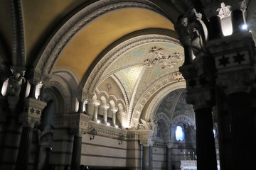 Ville de Lyon - La crypte de la Basilique de Fourvière dédiée à Saint Joseph - église basse