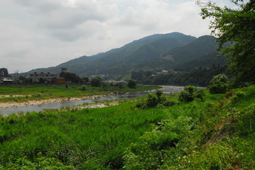川と河原の風景