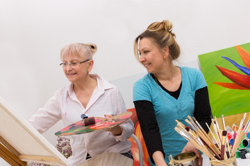 Mutter und Tochter im Atellier