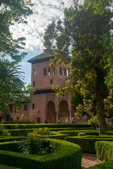 Fototapeta premium Jardín de los palacios nazaríes de la Alhambra de Granada, España